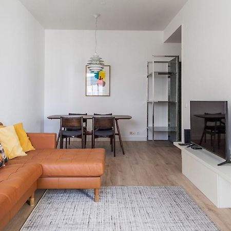 Classy 2Bdr Apartment In Downtown By Lovelystay Lisboa Exterior foto