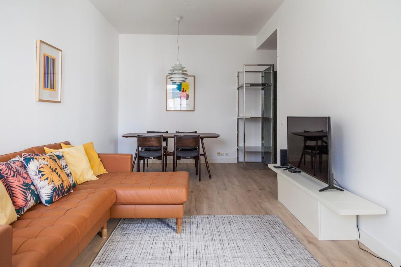 Classy 2Bdr Apartment In Downtown By Lovelystay Lisboa Exterior foto