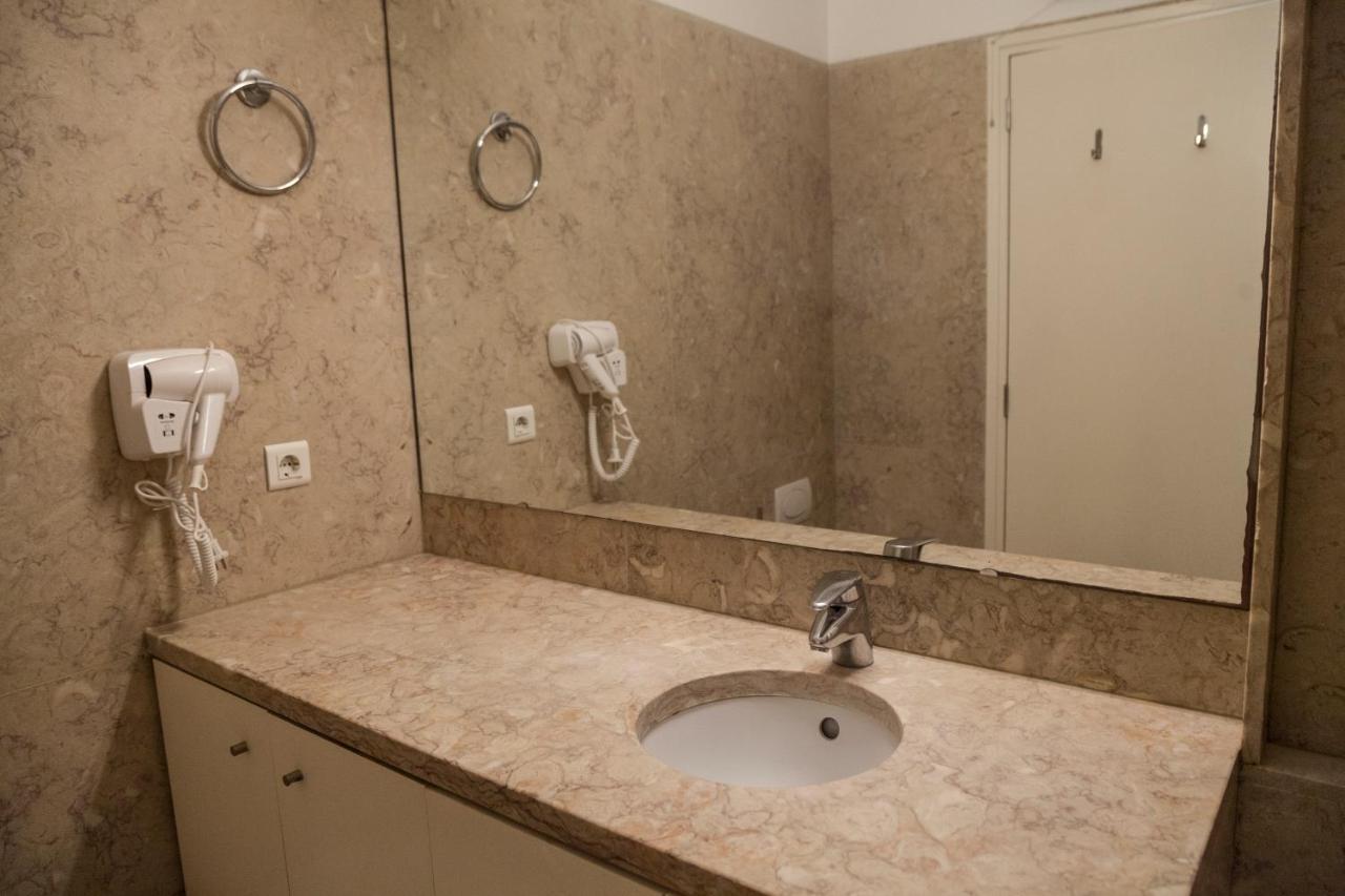 Classy 2Bdr Apartment In Downtown By Lovelystay Lisboa Exterior foto